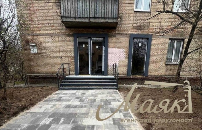 Оренда фасадного приміщення 43 м², Печерськ, Центр - фото 1