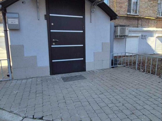приміщення 126 м з ОКРЕМИМ ВХОДОМ, Ольжича 5А, офіс/клініку/навч центр Київ