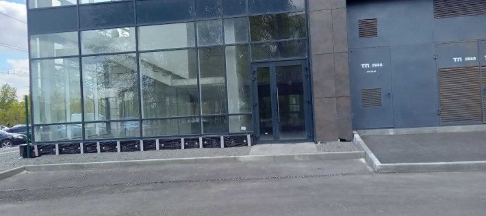 Аренда фасадного помещения в ЖК Фаворит по супер цене! - фото 1