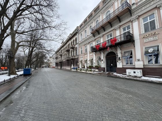 Сдам фасадную коммерцию в Центре Города на Приморском Бульваре