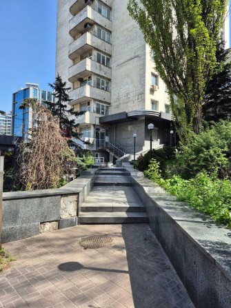СУПЕР ВАРТІСТЬ! ТОРГ! Офіс 82 м2 біля метро Звіринецька з меблями в БЦ - фото 1