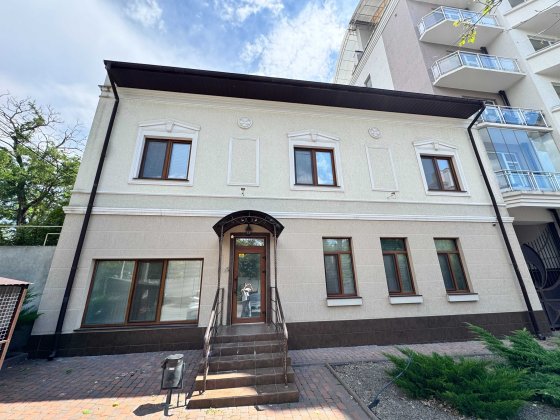 Центр офіс 300 кв.м. окрема новобудова фасад ремонт Николаев
