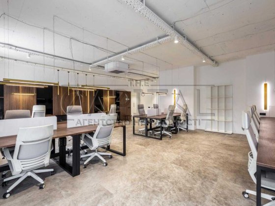 Оренда дизайнерського автономного офісу 123 м² вул. Князів Острозьких,