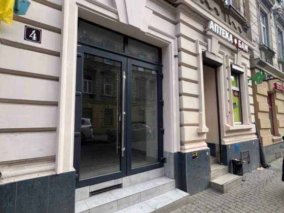 Оренда фасадного комерційного приміщення Львів