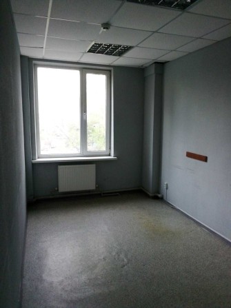 Офисы от 17 кв.м до 180 кв.м в админ.здании. Р-н ДК ЗАЛК Центр. - фото 1