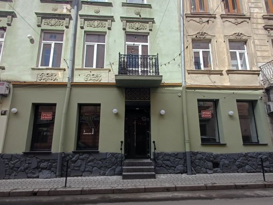Є хороший торг!Оренда приміщення фас.вхід  180 м кв біля Оперного Те Львів