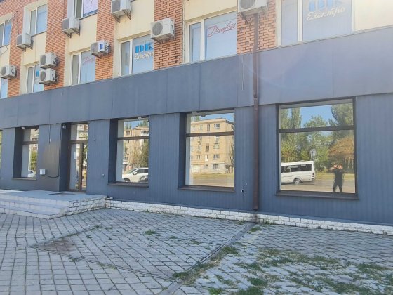 Оренда 290 кв.м. Фасадне приміщення. вул. Космонавтів. Николаев