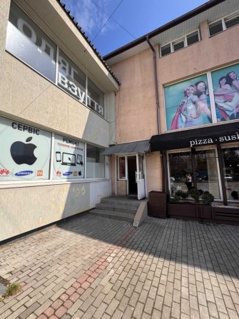 Оренда фасадного приміщення 27.6 м² — Сихів (вул. Довженка) - фото 1