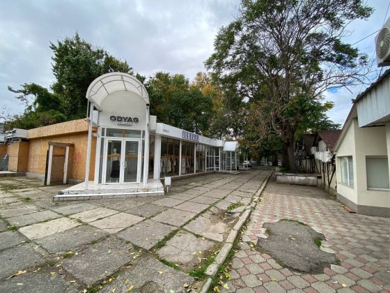Аренда фасадного помещения на Спасской за цветочным рынком 70м 20000гр Николаев