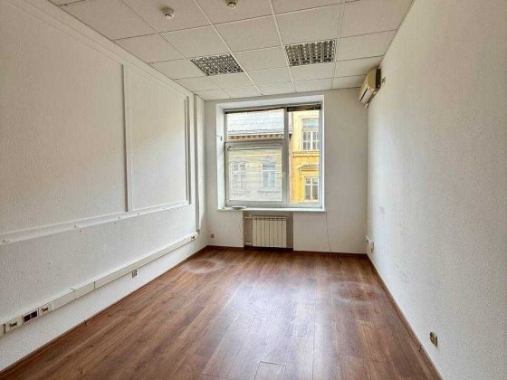 Оренда офісного кабінету 19,5 м² | вул. Пекарська, 7 (центр Львова) Львів