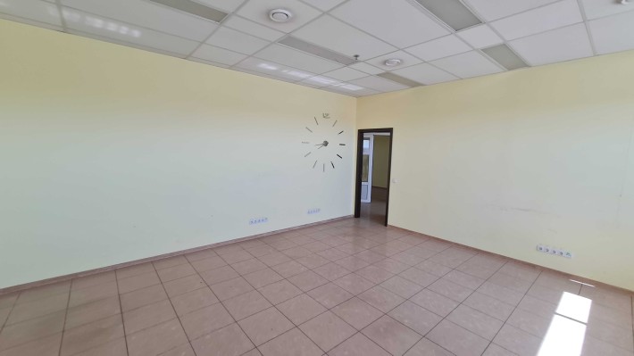 Аренда под офис или др. 82 м2, 3 этаж, м. "23 Августа", в ТРЦ ЭКСПРЕСС - фото 1