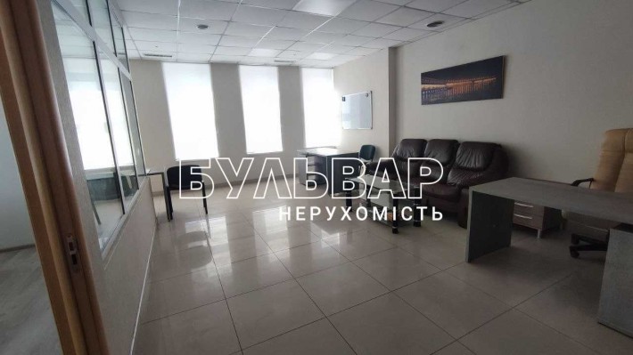 Сдам офис - 70 м2 в БЦ Тетрис, м. Госпром, м. Научная. Укомплектован - фото 1