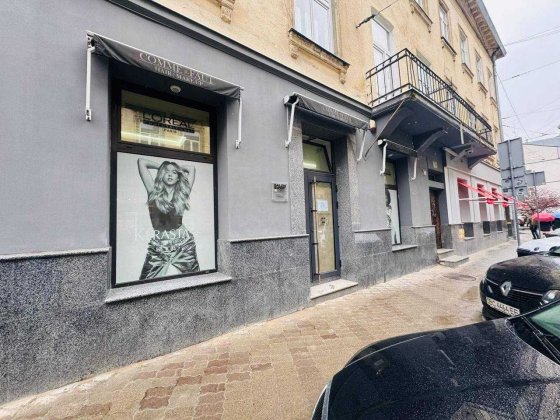Оренда комерційного приміщення вул. Гнатюка Центр Львова фасадне приміщення Львів