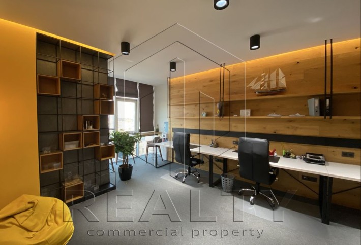 Офис 52 м² на Асташкина, дизайнерский ремонт, мебель - фото 1