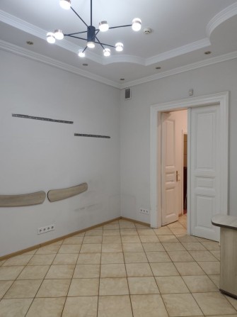 Оренда комерційного приміщення 42 м² по вул. Героїв УПА, 37 - фото 1