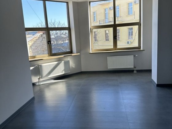 Центр БЦ Офіс на Грецький 220 м2