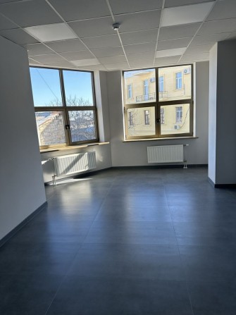 Центр БЦ Офіс на Грецький 220 м2 - фото 1