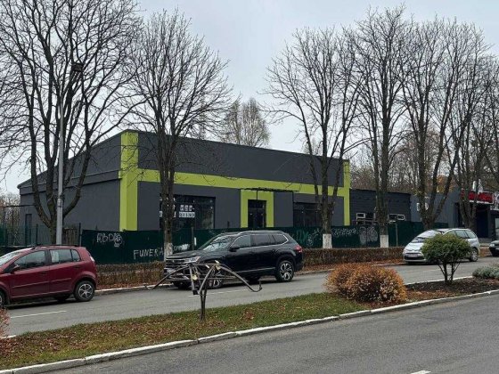 Оренда комерційного приміщення 200 кв.м у центрі м.Ладижин Ладижин