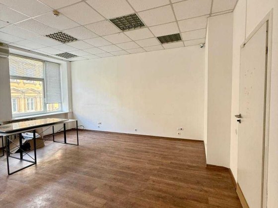 Оренда офісного кабінету 32 м² | вул. Пекарська, 7 (центр Львова) Львів