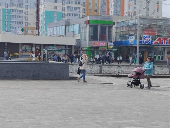 Сдам в аренду  100кв.м, 3/3, прямо возле выхода из метро Левада. супер проходное