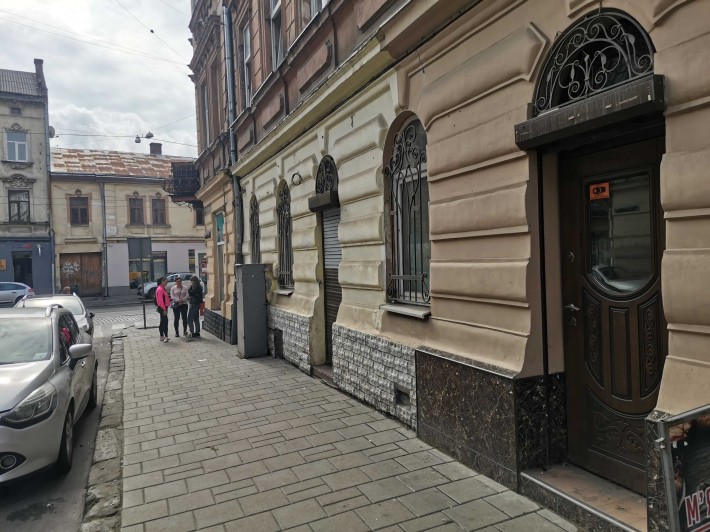 Оренда фасадного приміщення на вул. Городоцькій - фото 1