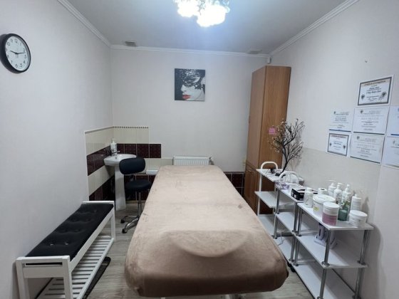 Кабінет свет центр аренда  масажист косметолога генератор и акамулятор
