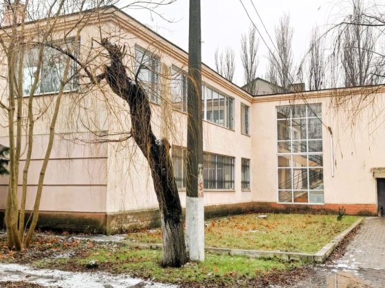 Оренда будівлі 1037.5м  під школу/клініку.  від моря. Власний двір