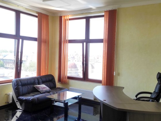 Сдам Офис 160 м2 на Греческой площади. 4 кабинета. С мебелью Одеса