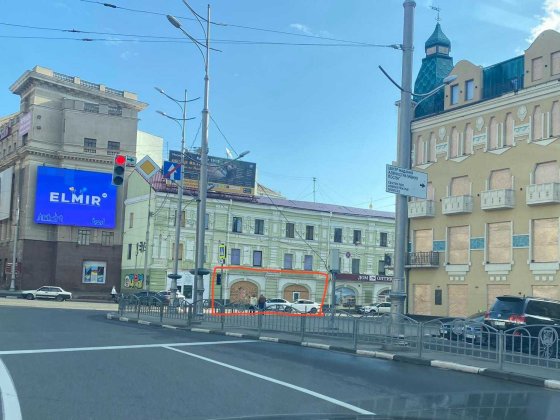 Сдам помещение в центре города, красная линия, отдельный вход.