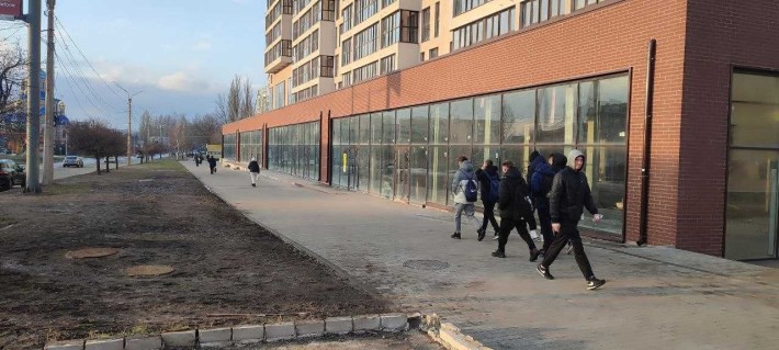 Оренда торгівельних приміщень 100-240м2/ ЖК Континенталь/м.Студентська - фото 1