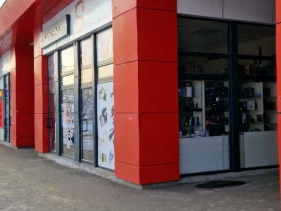 Сдам в оренду  магазин Ринок Европа м.Героїв Праці