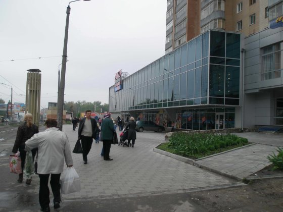 Оренда торгових приміщень у прохідній локації, біля метро. Власник! Харків