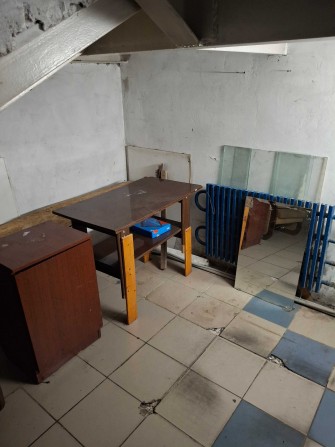 Сдам помещение 10м2 под склад, ломбард, обмен валют м. Хол.Гора 2 мин. - фото 1