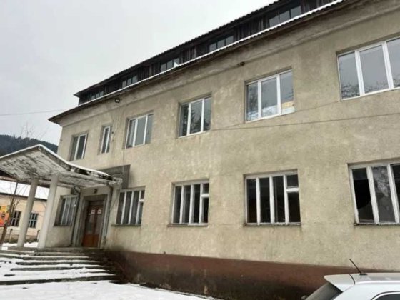 ОРЕНДА - будівля (виробничий корпус) загальною площею 591,75 кв.м. смт. Міжгір'я Межгорье