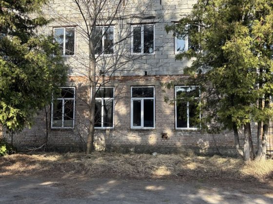 Здам або продам приміщення під офіс Макаров