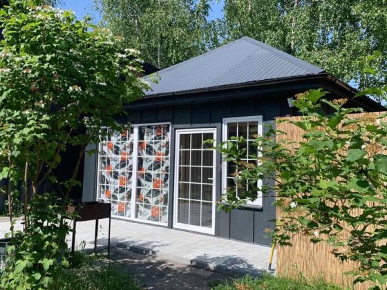 Оренда затишного БУДИНОЧКУ з Джакузі для відпочинку Городок