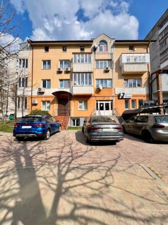 Оренда фасадного приміщення Новояворівськ 76 м² перша лінія 10 $/м² - фото 1