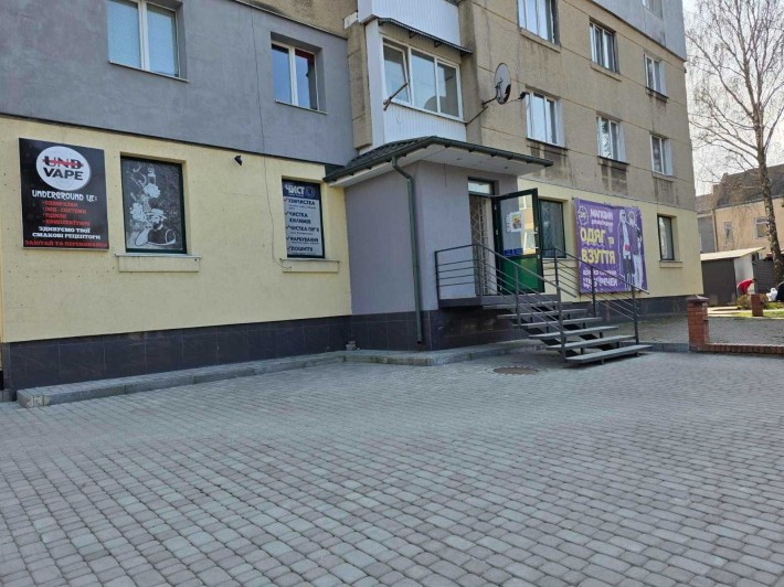Оренда приміщення 38 м.кв. в центрі під офіс, перукарню, магазин... - фото 1