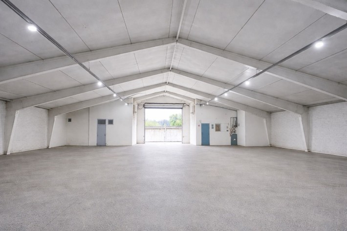 Готові зручні склади/виробництво під аренду. 430 та 800 м² (Київська траса). - фото 1