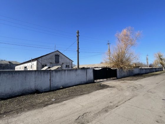 Здається територія із складським приміщенням Глобино