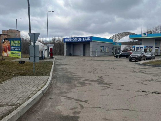 Здається в оренду приміщення СТО місто Зіньків Зеньков