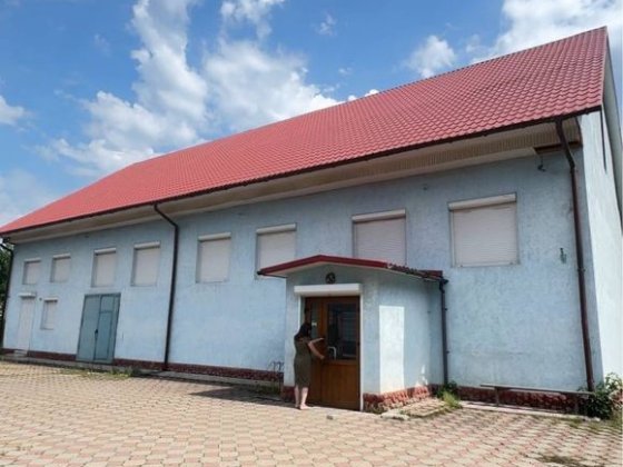 Комерційна  будівля Вижниця Вижниця