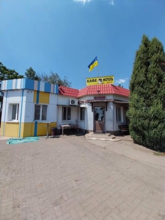 Продам кафе-мотель та бокс під СТО - фото 1