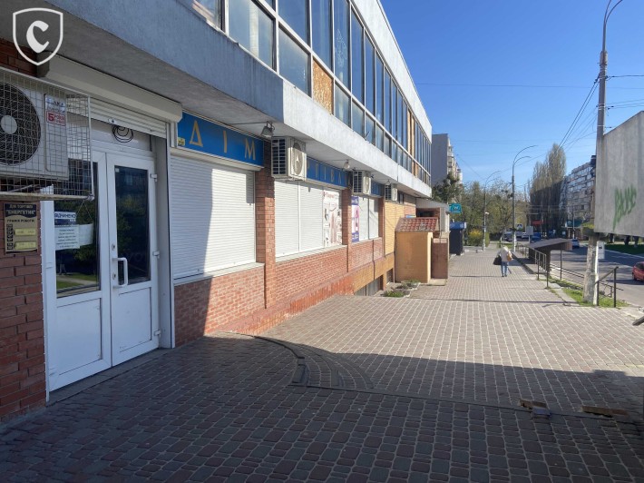 Продаж магазину 320 кв.м. у центрі Вишгорода, пр.Мазепи - фото 1