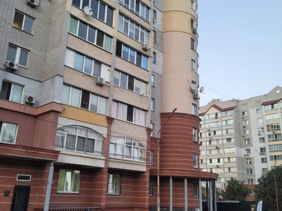 Продаж офісу фасад Вышгород