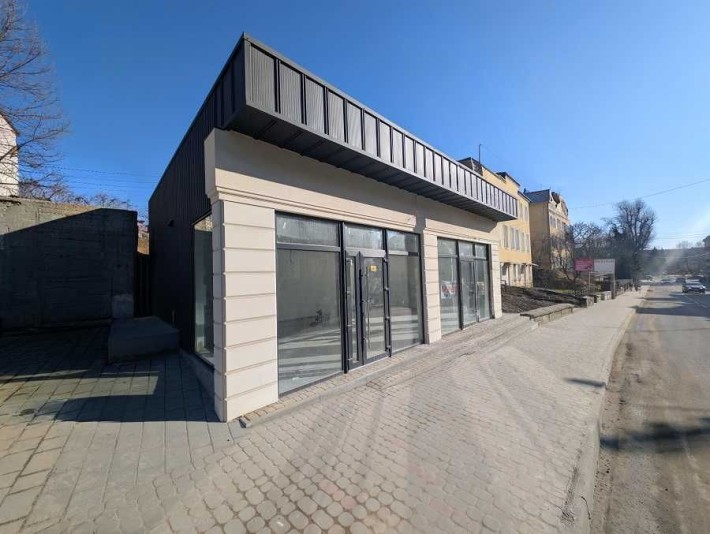 Фасадне комерційне приміщення в м. Дрогобич - фото 1