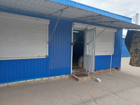 Продам магазин на рыннке  в Мерефе  ул. Савченуо 7 Мерефа