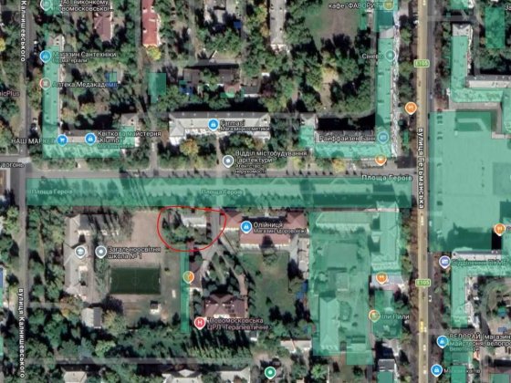 площа Героїв, фасад! будівля 121,9 м2, ділянка 913 м2