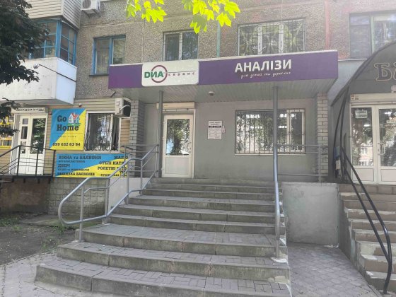 Біля АТБ!! Трафік! 58 кв.м. вул. Західнодонбаська. Продаж з орендарем!