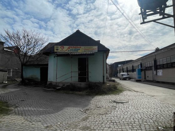 Продається будівля ковбасного цеху в центрі міста Хуст